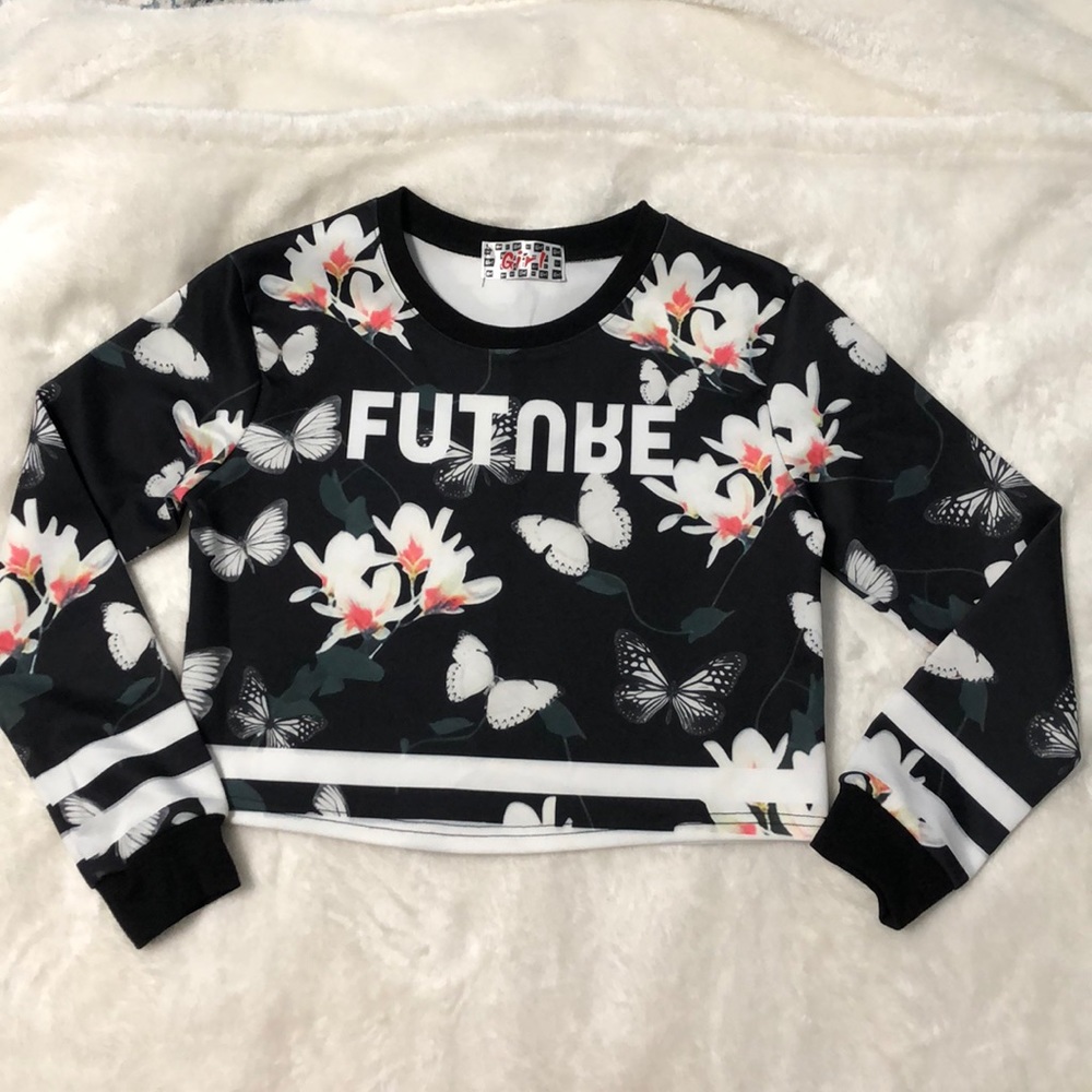 Cute crop top for women
